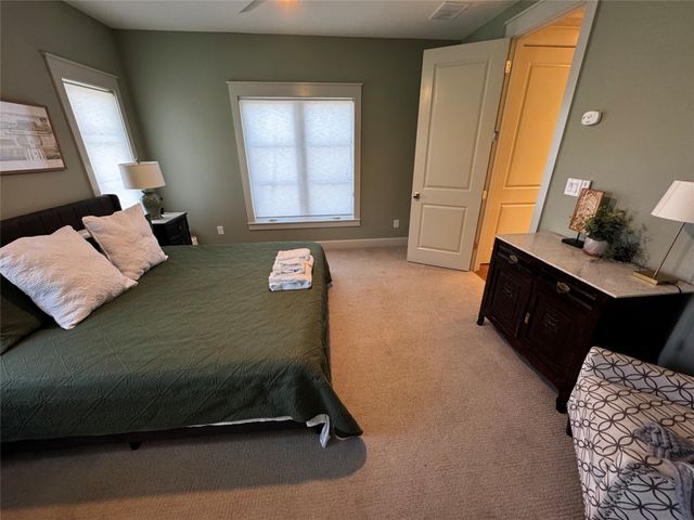 1019 BISHOP Avenue B, Dallas, TX 75208