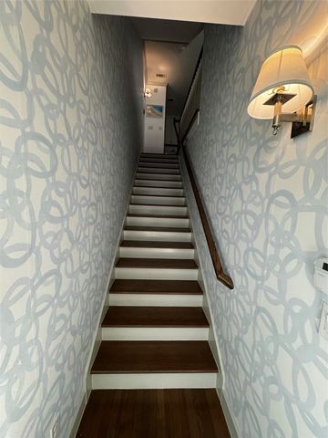 1019 BISHOP Avenue B, Dallas, TX 75208