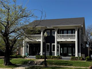 1019 BISHOP Avenue B, Dallas, TX 75208