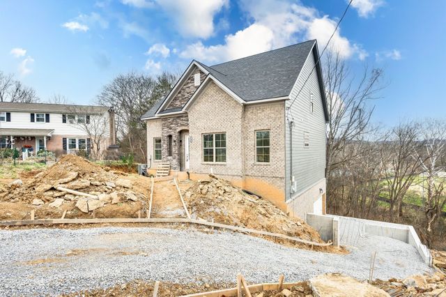 701 Harpeth Knoll Ct, Nashville, TN 37221