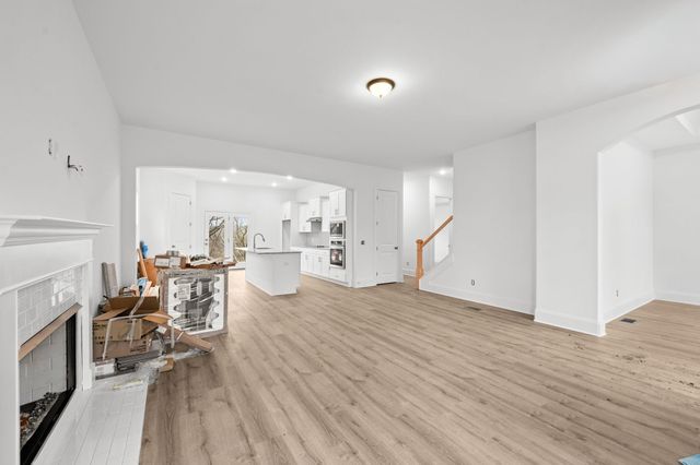 701 Harpeth Knoll Ct, Nashville, TN 37221