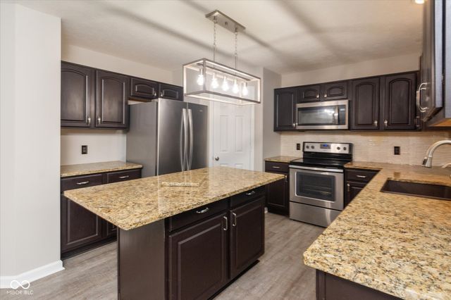 14446 Chapelwood Lane, Fishers, IN 46037