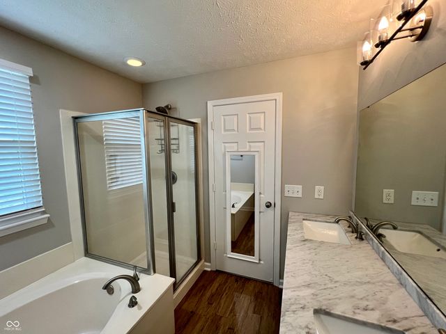 14446 Chapelwood Lane, Fishers, IN 46037