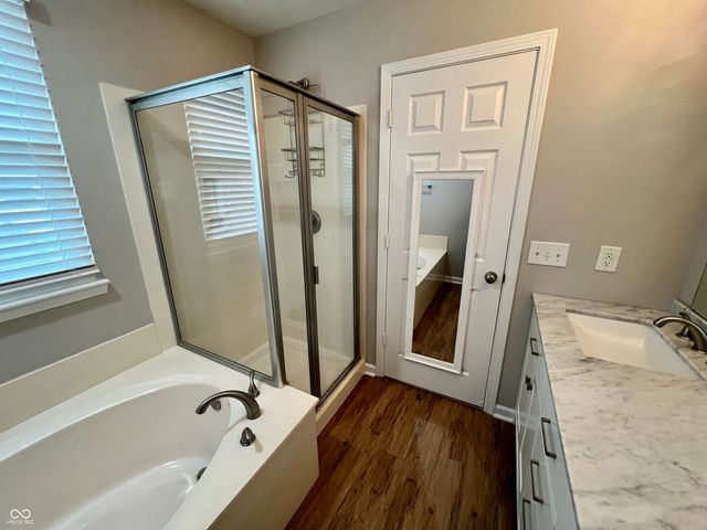 14446 Chapelwood Lane, Fishers, IN 46037