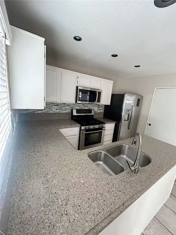 15865 Flamingo Drive, Fontana, CA 92337