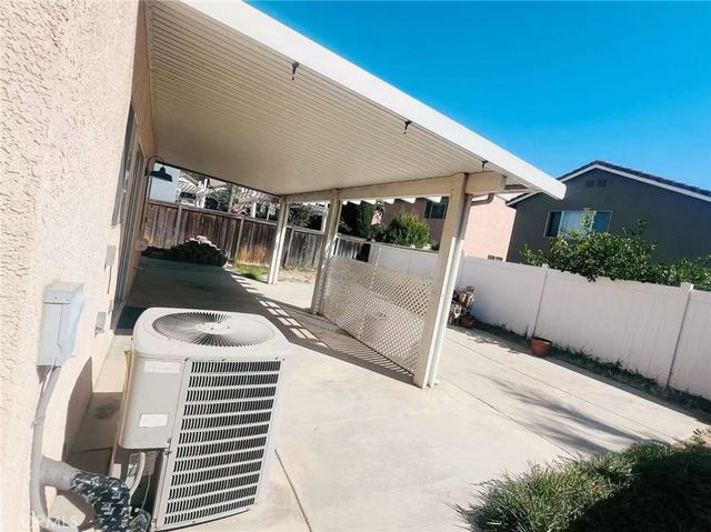 15865 Flamingo Drive, Fontana, CA 92337