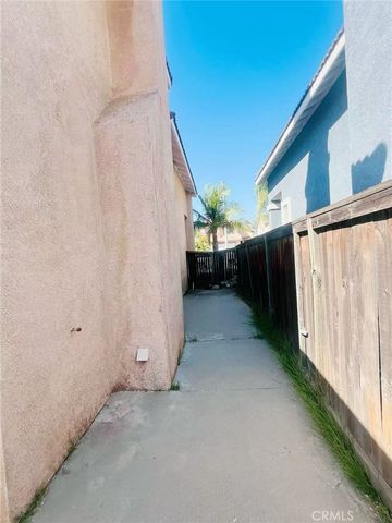15865 Flamingo Drive, Fontana, CA 92337