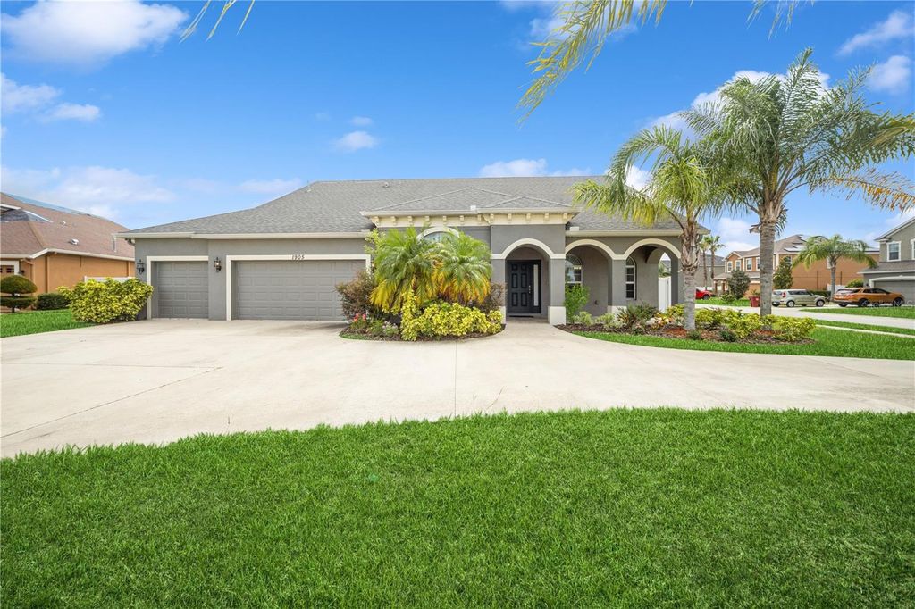 1905 VIA NAPOLI STREET, Plant City, FL 33566