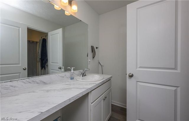 460 Auld Farm Circle, Akron, OH 44320