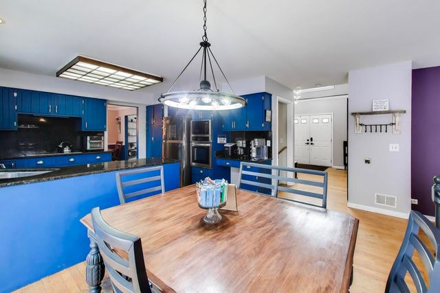 673 N NEWKIRK Lane, Palatine, IL 60074