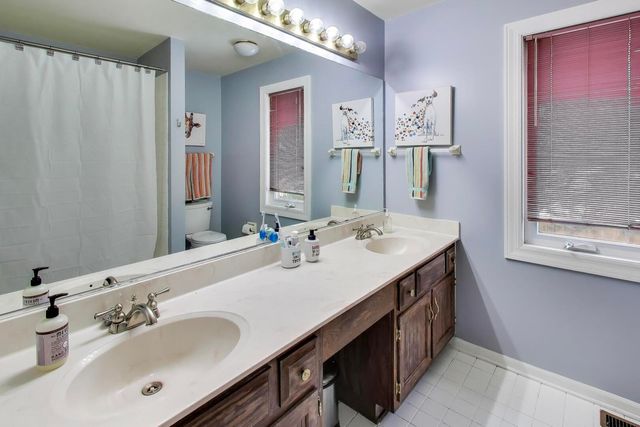 673 N NEWKIRK Lane, Palatine, IL 60074