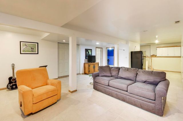 673 N NEWKIRK Lane, Palatine, IL 60074