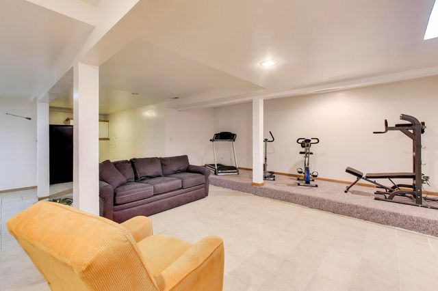 673 N NEWKIRK Lane, Palatine, IL 60074