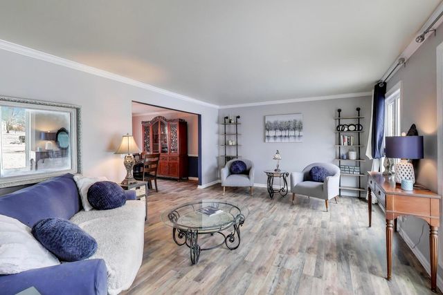 673 N NEWKIRK Lane, Palatine, IL 60074