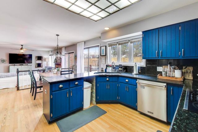 673 N NEWKIRK Lane, Palatine, IL 60074