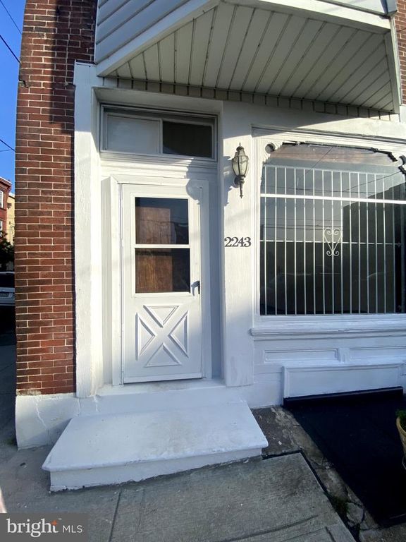 2243 EMERALD ST, PHILADELPHIA, PA 19125 — photo 2