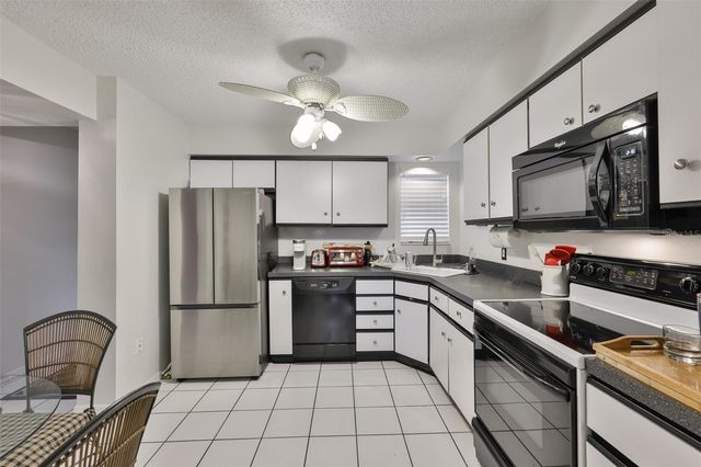 5567 SEA FOREST DRIVE 122, New Port Richey, FL 34652