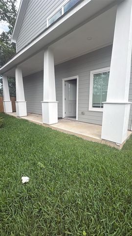 605 Center Street, Richmond, TX 77469