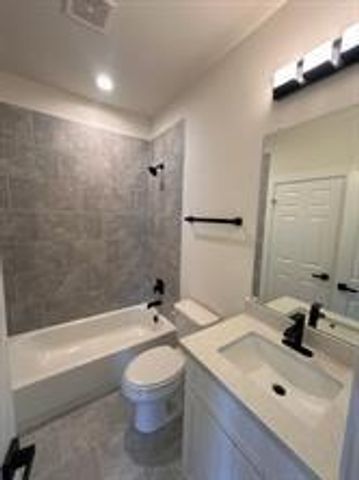 605 Center Street, Richmond, TX 77469