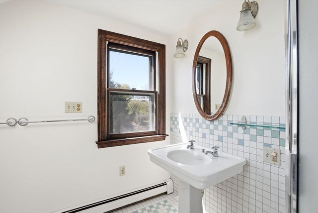 34 Governor Long Rd, Hingham, MA 02043