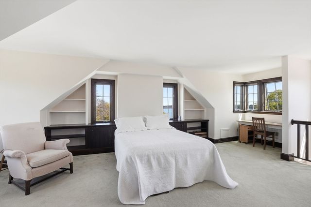 34 Governor Long Rd, Hingham, MA 02043
