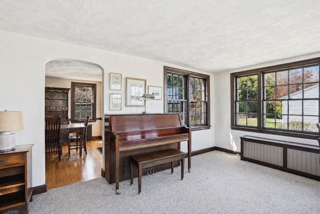 34 Governor Long Rd, Hingham, MA 02043
