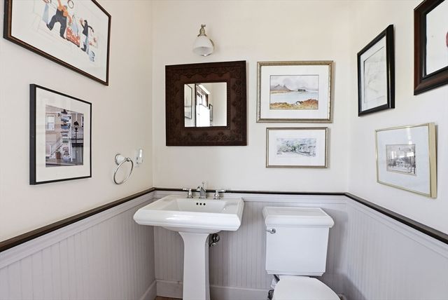 34 Governor Long Rd, Hingham, MA 02043