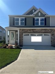 5062 Shepherds Glen, Willoughby, OH 44094