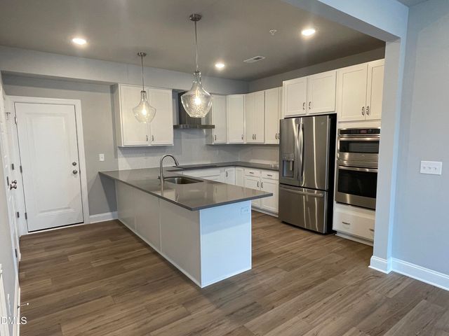 600 Hedrick Ridge Road 102, Cary, NC 27519