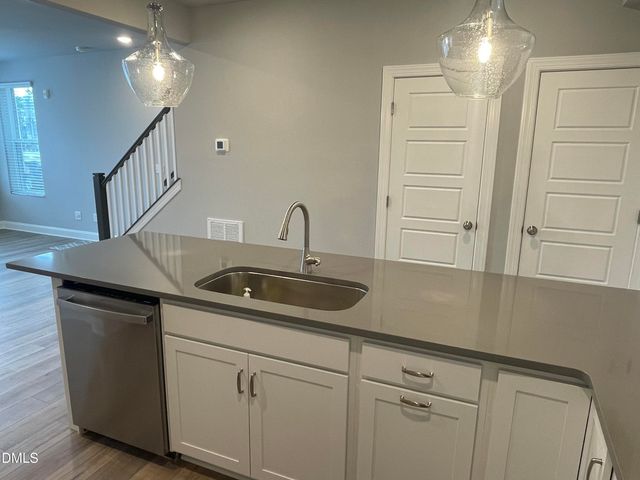 600 Hedrick Ridge Road 102, Cary, NC 27519