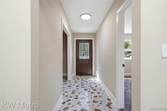 37860 Dardanella Street, Livonia, MI 48152