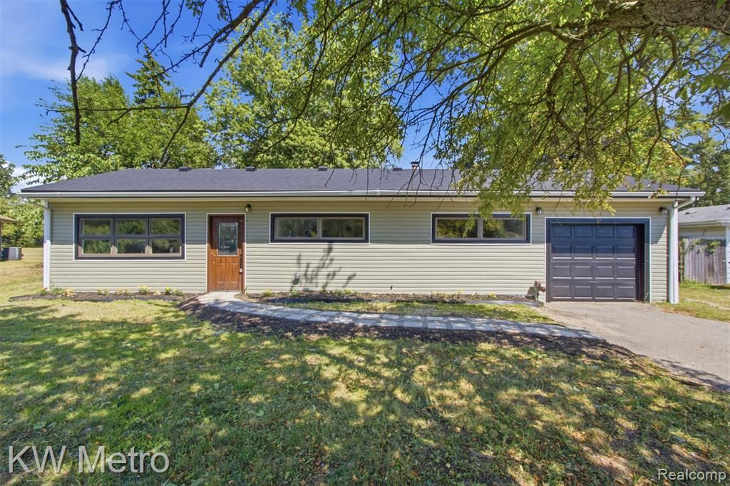 37860 Dardanella Street, Livonia, MI 48152