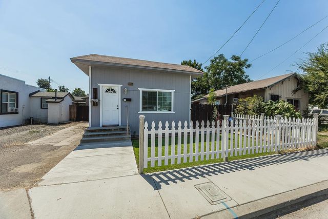 1517 Stillman Street, Selma, CA 93662