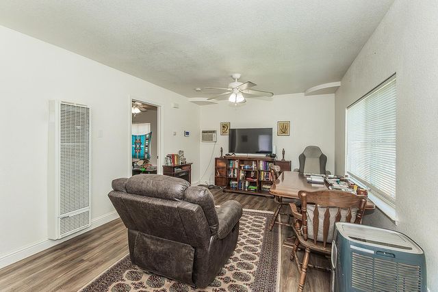 1517 Stillman Street, Selma, CA 93662