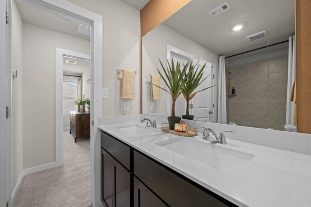 25529 Flora Bella LN, Elgin, TX 78621