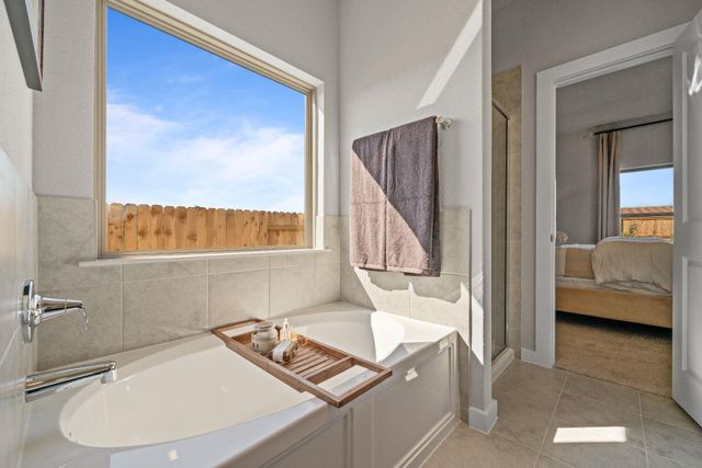 25529 Flora Bella LN, Elgin, TX 78621