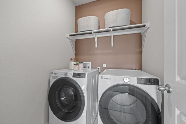 25529 Flora Bella LN, Elgin, TX 78621