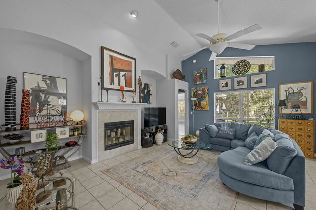 228 Bilbao Dr, St Augustine, FL 32086