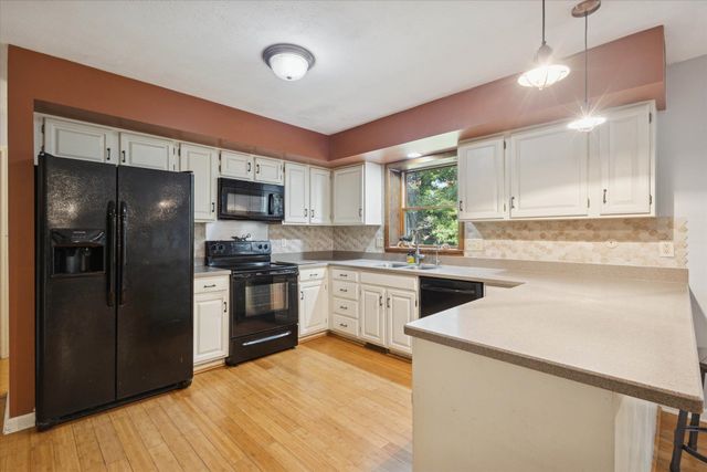 17131 Ridgefield Court, Granger, IN 46530
