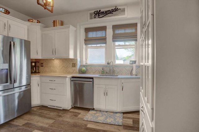 301 S WASHINGTON ST, Greencastle, PA 17225