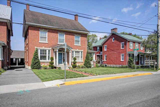 301 S WASHINGTON ST, Greencastle, PA 17225