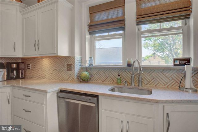 301 S WASHINGTON ST, Greencastle, PA 17225
