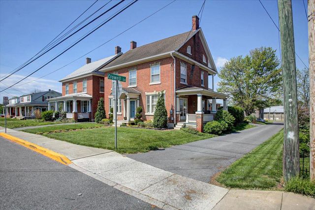 301 S WASHINGTON ST, Greencastle, PA 17225