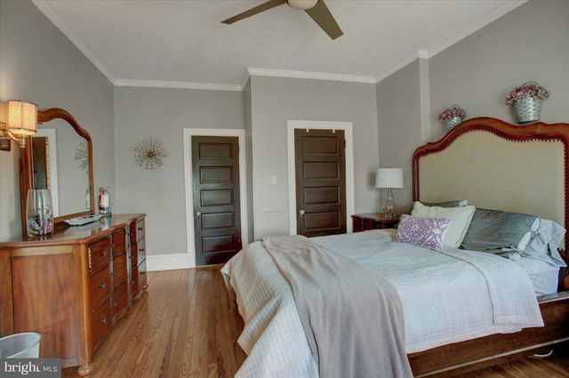 301 S WASHINGTON ST, Greencastle, PA 17225