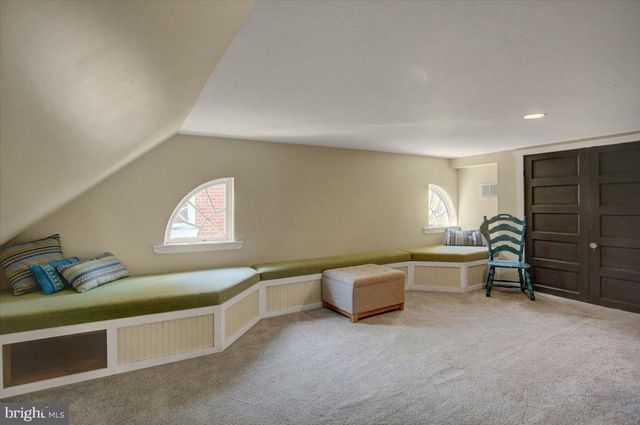 301 S WASHINGTON ST, Greencastle, PA 17225