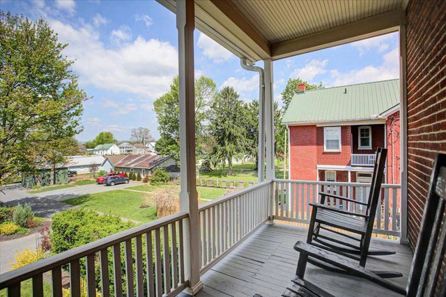 301 S WASHINGTON ST, Greencastle, PA 17225