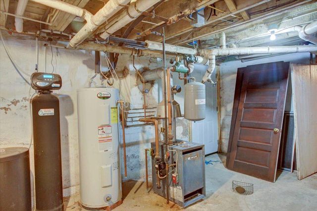301 S WASHINGTON ST, Greencastle, PA 17225