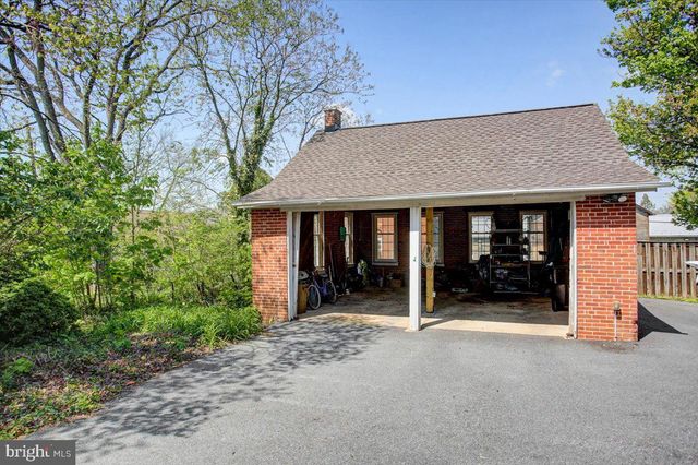 301 S WASHINGTON ST, Greencastle, PA 17225
