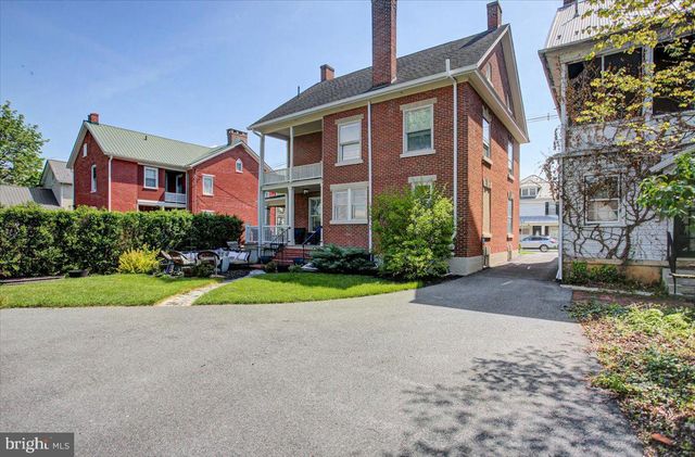 301 S WASHINGTON ST, Greencastle, PA 17225