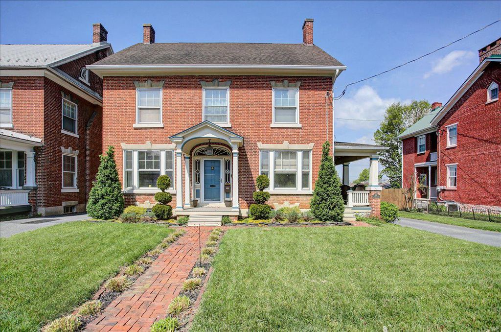 301 S WASHINGTON ST, Greencastle, PA 17225